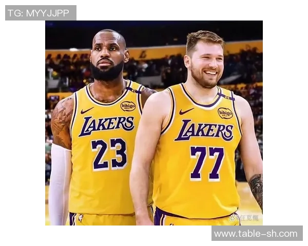 2020年NBA总决赛首场湖人与热火精彩对决回顾与分析