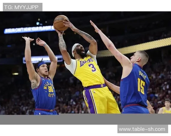 热火与湖人总决赛第六场精彩直播回顾与分析，谁将夺冠成就辉煌历史